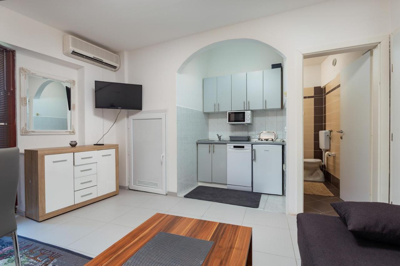 Apartments Smaila 1729 Pula Zewnętrze zdjęcie