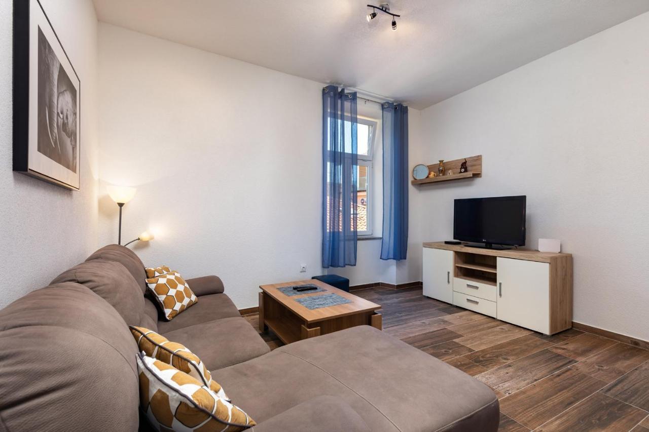 Apartments Smaila 1729 Pula Zewnętrze zdjęcie