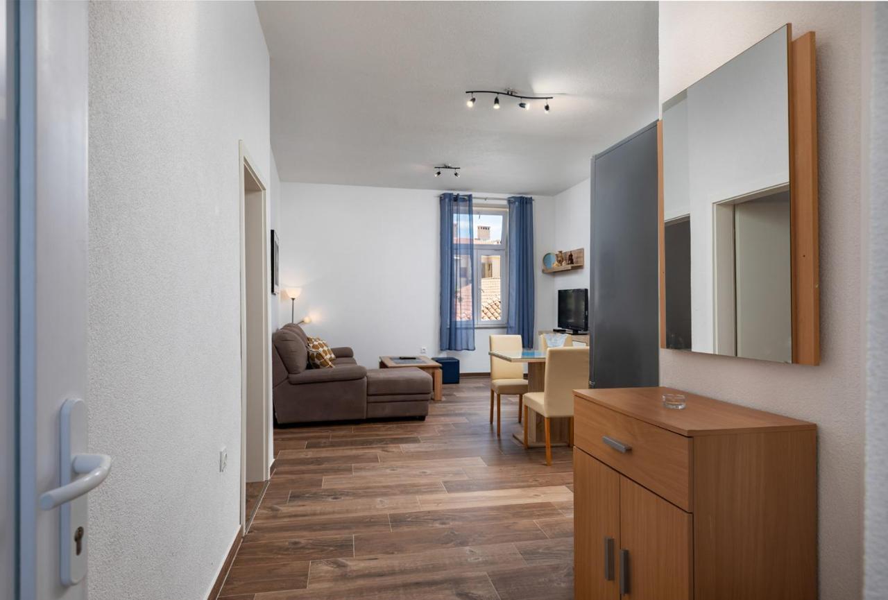 Apartments Smaila 1729 Pula Zewnętrze zdjęcie