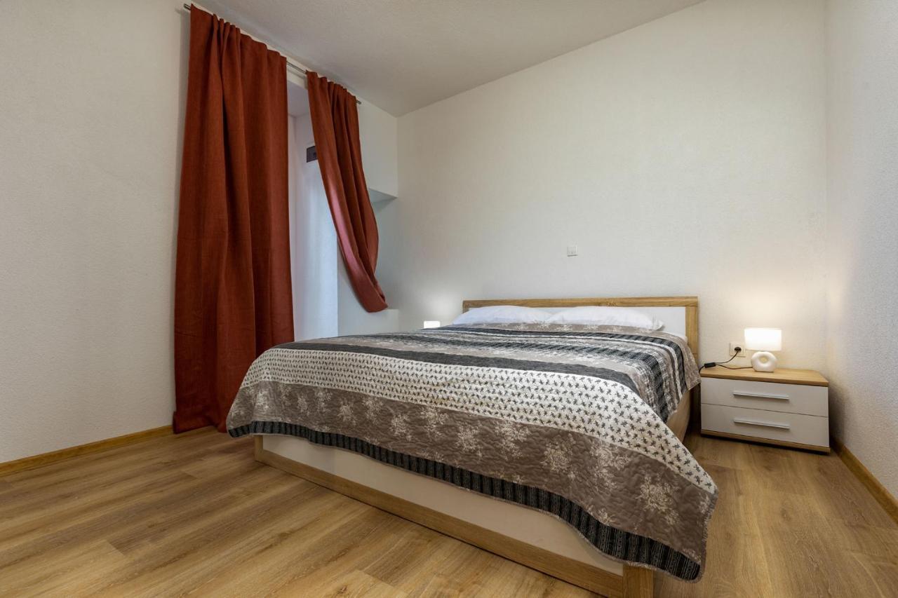 Apartments Smaila 1729 Pula Zewnętrze zdjęcie