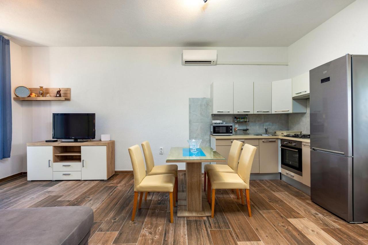 Apartments Smaila 1729 Pula Zewnętrze zdjęcie