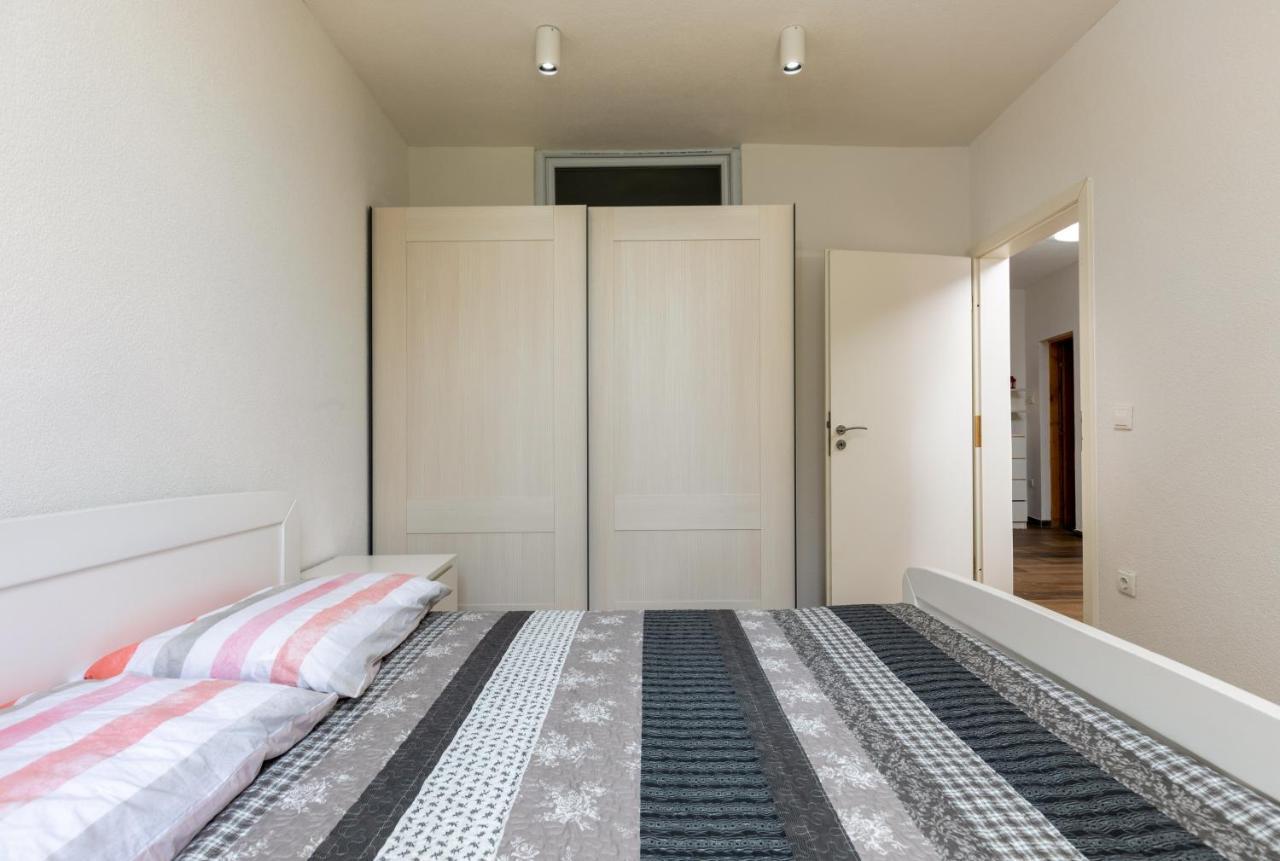 Apartments Smaila 1729 Pula Zewnętrze zdjęcie